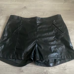 Pre-owned, good condition 60% Cotton